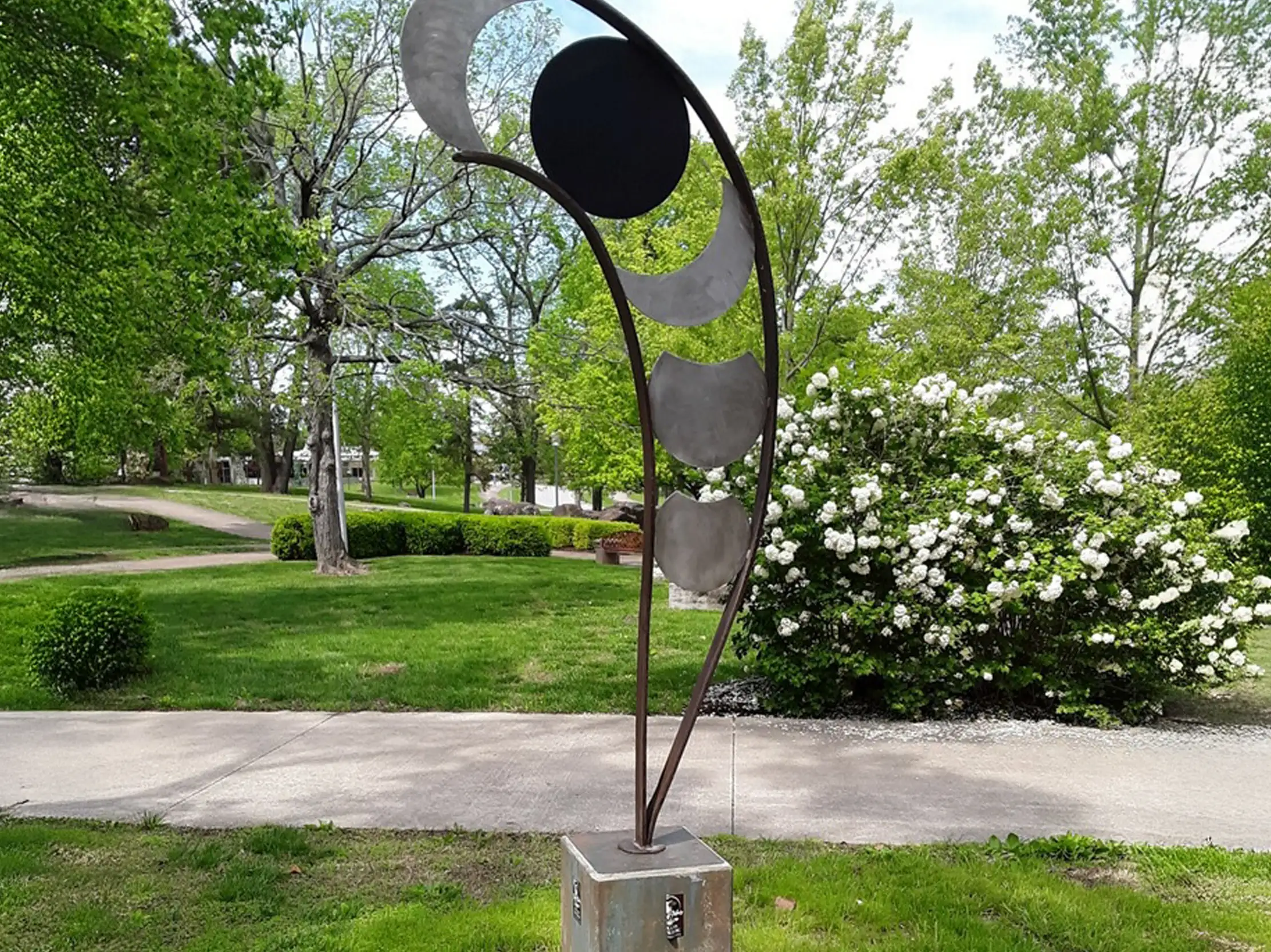 art in the dark sculpture